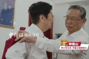 “詹姆斯·哈登心目中的最佳阵容”